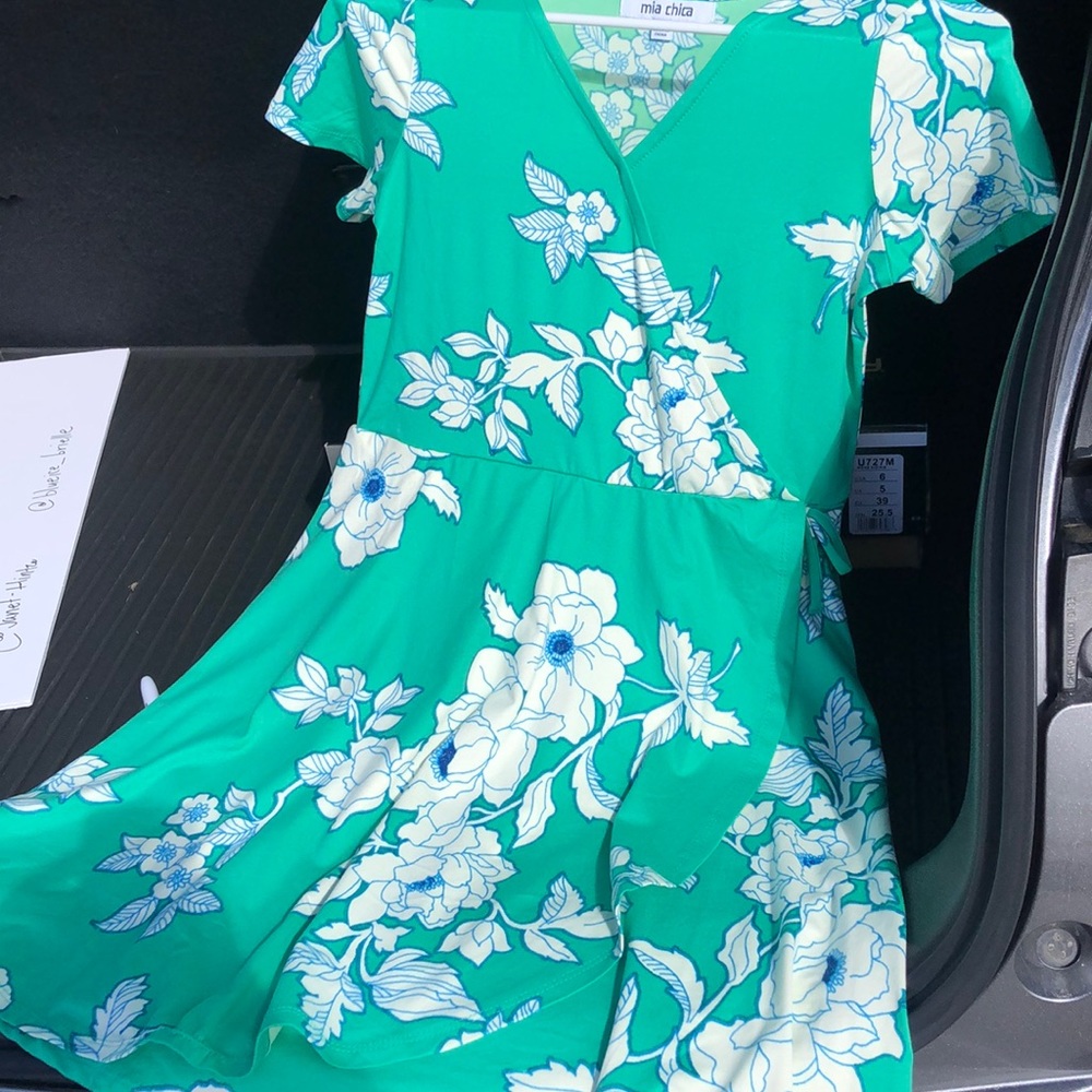 Girls large (10/12) wrap dress green and white